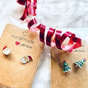 NWT Lot of 2 Festive Stud Earrings – Santa & Christmas Tree Holiday Set